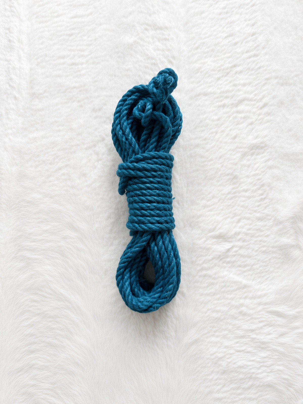 Handveredeltes Jute-Shibari-Seil in Türkis