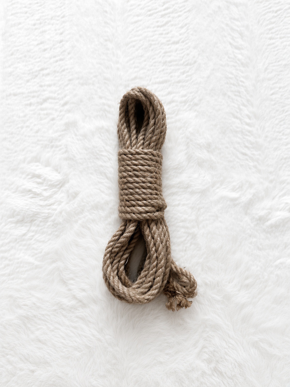 Handveredeltes Jute-Shibari-Seil in Natur